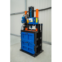 Jak zamienić stosy kartonów w czysty zysk? Przewodnik po nowoczesnych belownicach