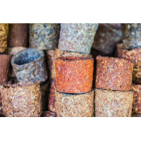 Brykiety z biomasy bez tajemnic - co naprawdę wrzucasz do pieca?